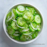Cucumber Refrigerator Pickles: Crisp