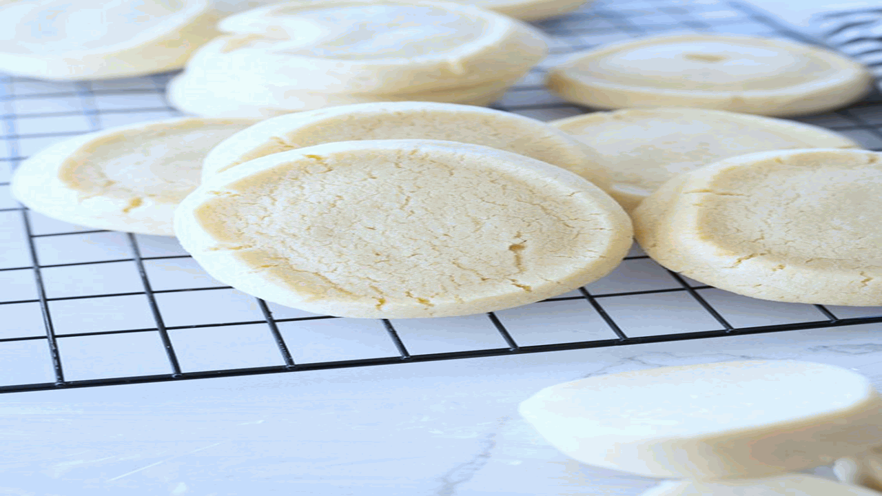 Pillsbury sugar cookie dough recipe acrispycookies