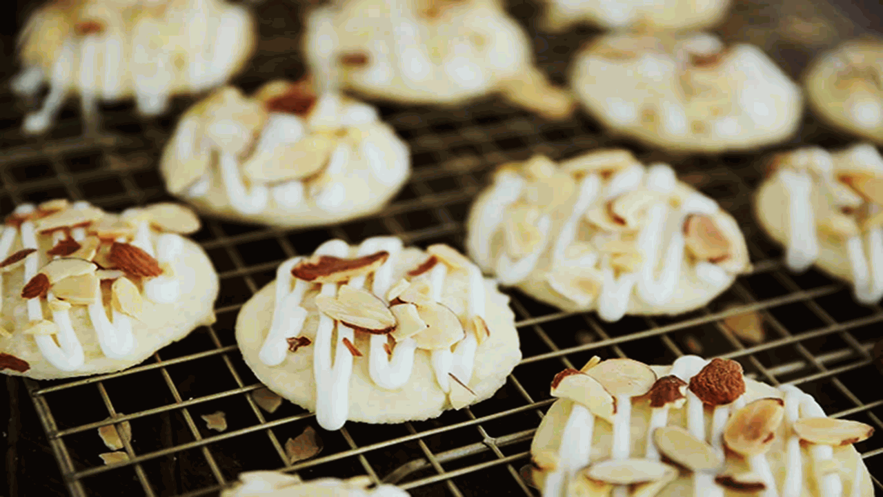 Making Almond Sugar Cookies Ahead of Time