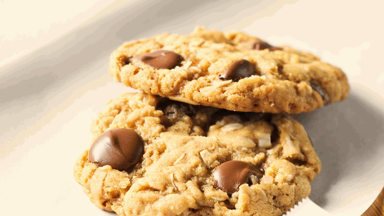 Sour Cream Chocolate Chip Cookies acrispycookies