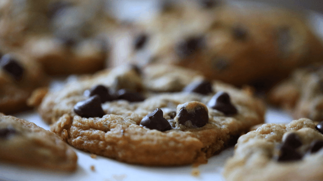 How to Tell When Crispy Cookies Are Done Baking 🍪