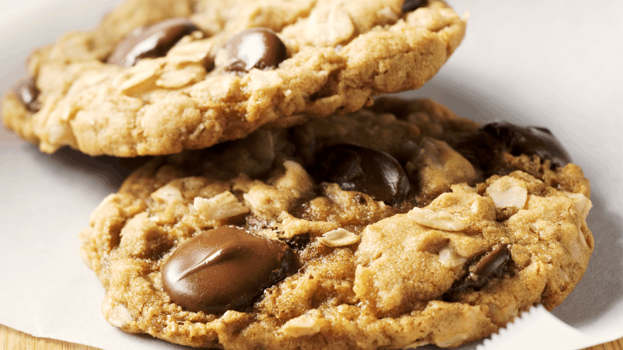 Tips for Baking Thin and Crispy Chocolate Chip Cookies 🍪✨